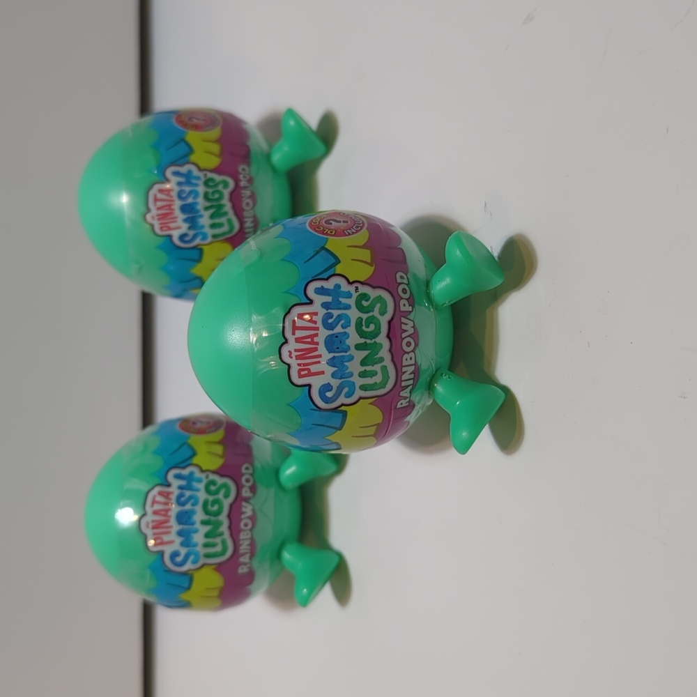 Pinata Smashlings rainbow pod Toikido mystery figure Roblox 3 pods